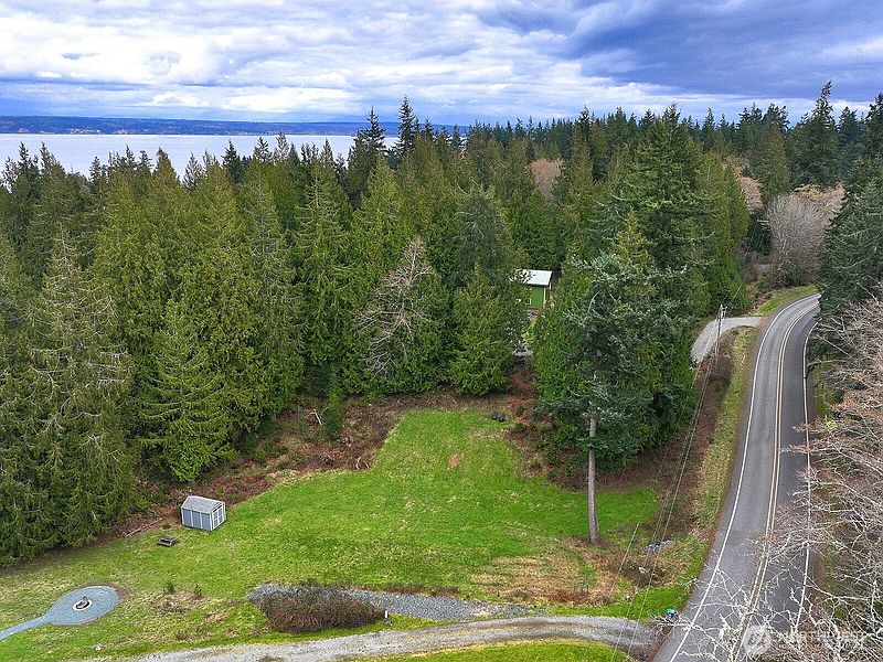 4th image of 4985 Wilkinson Road
