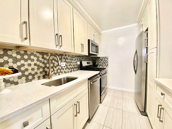 2nd image of 85-15 Main St #3I
