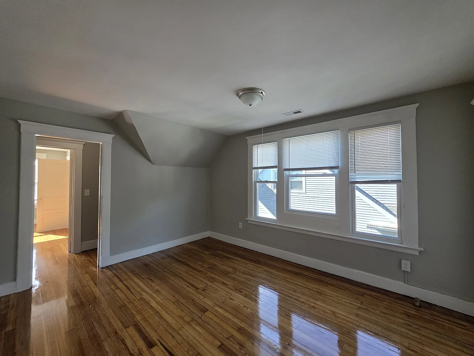 2 bed, $1,650 — Photo 4