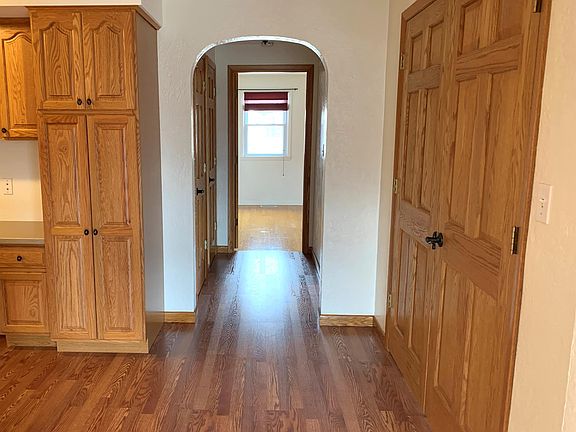 4th image of 3455 James Ave #1