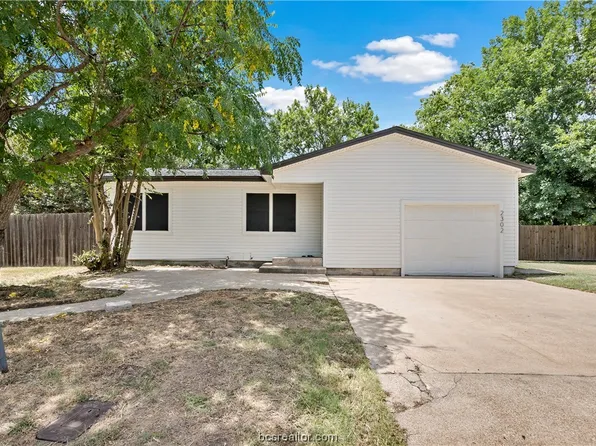 2302 Staunton Dr, Bryan, TX 77803