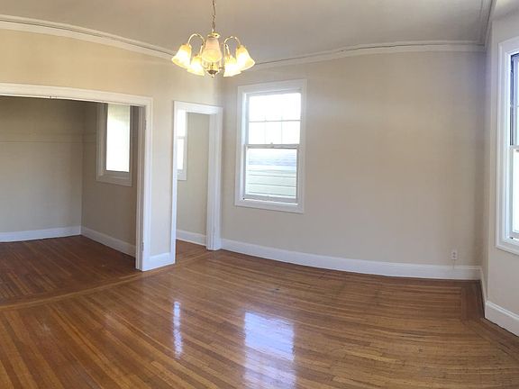 3rd image of 101 27th St APT 5