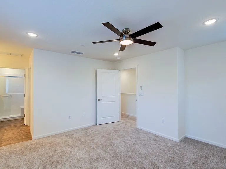 1498 Vintage Ln — Photo 13