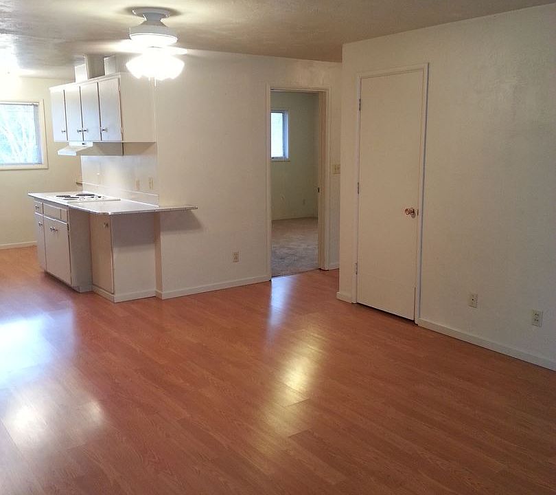 2nd image of 634 W 11th Ave APT 7