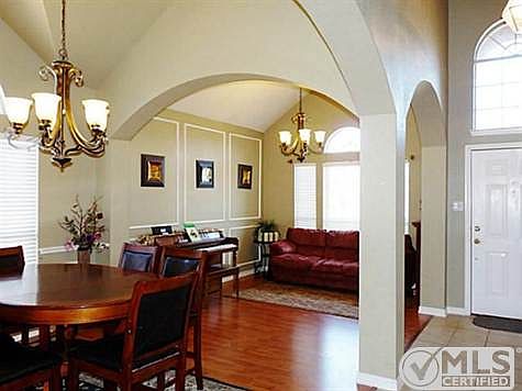 2nd image of 2001 Gardenridge Dr