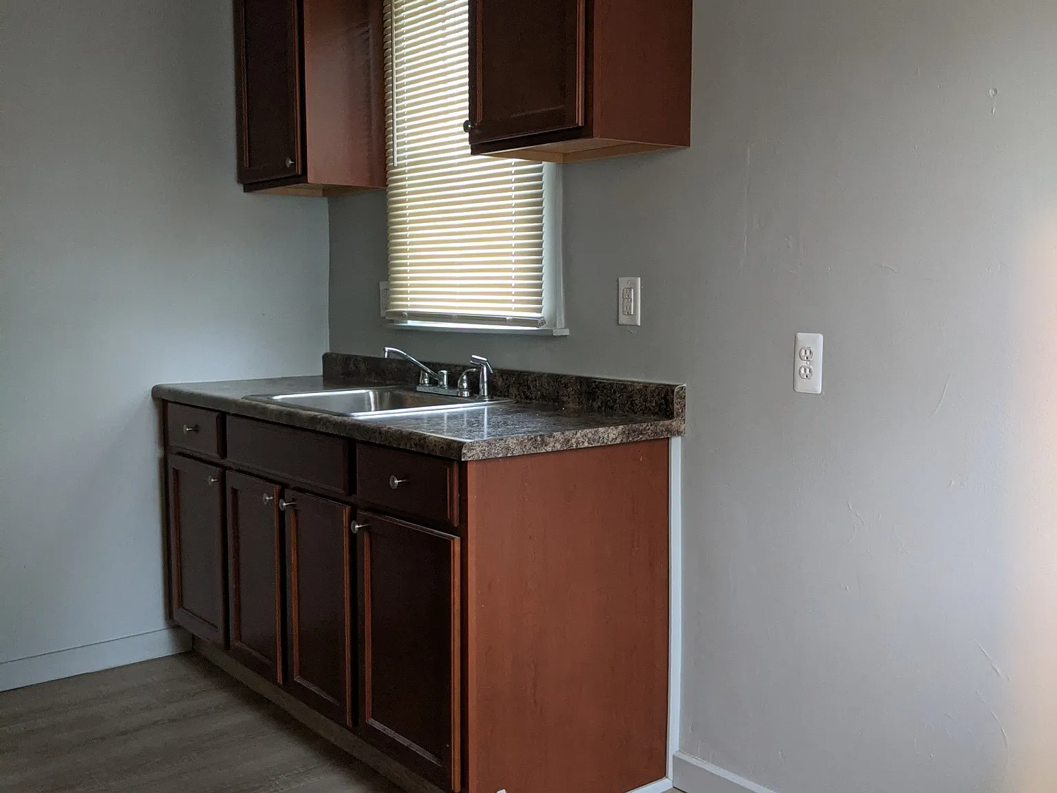 2 bed, 1200 sqft, $1,100 — Photo 4