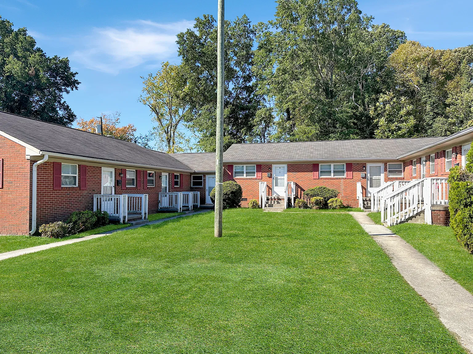 2 bed, $960 — Photo 1