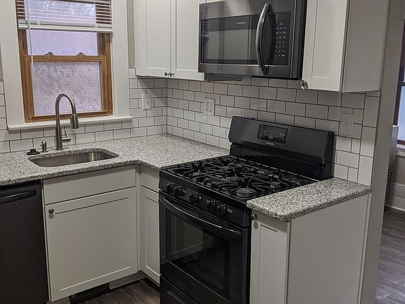 5th image of 1106 E Elza Ave