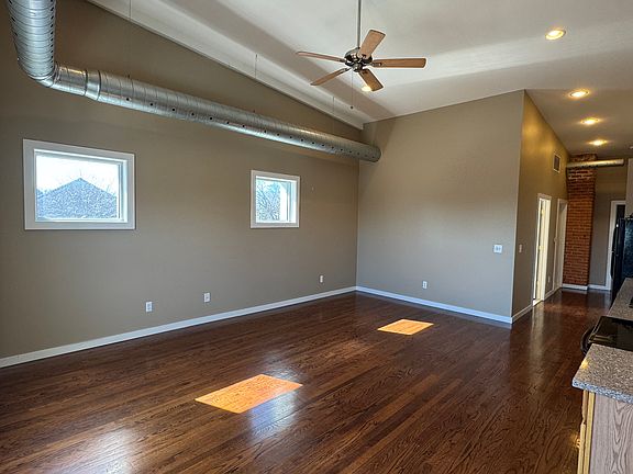 4th image of 29305 Jefferson Ave Unit C