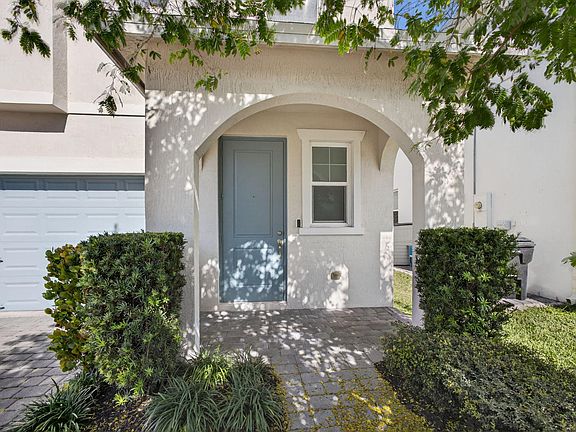 4th image of 1822 Lake Cove Drive