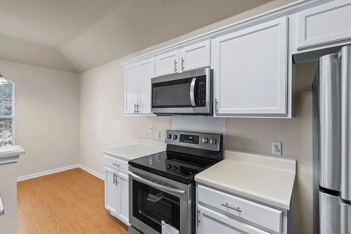 Building Photo - 3301 El Salido Pkwy #621