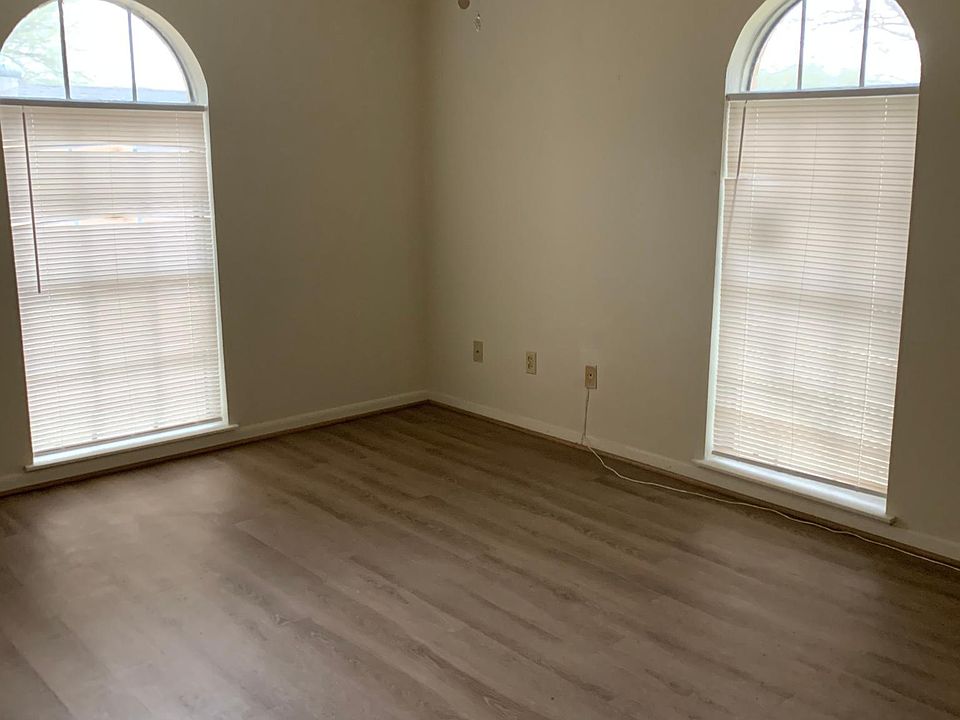 1st image of 1913 Rosewood Ln
