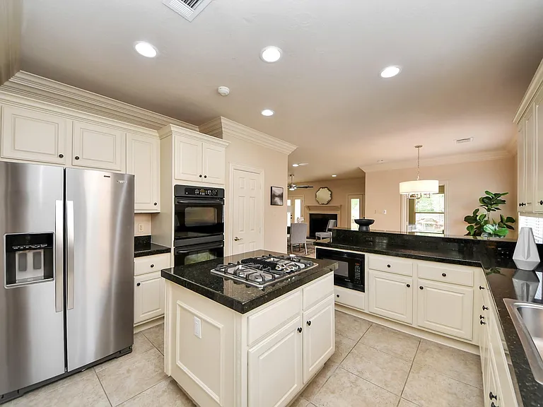 14207 Jade Cove Dr — Photo 21