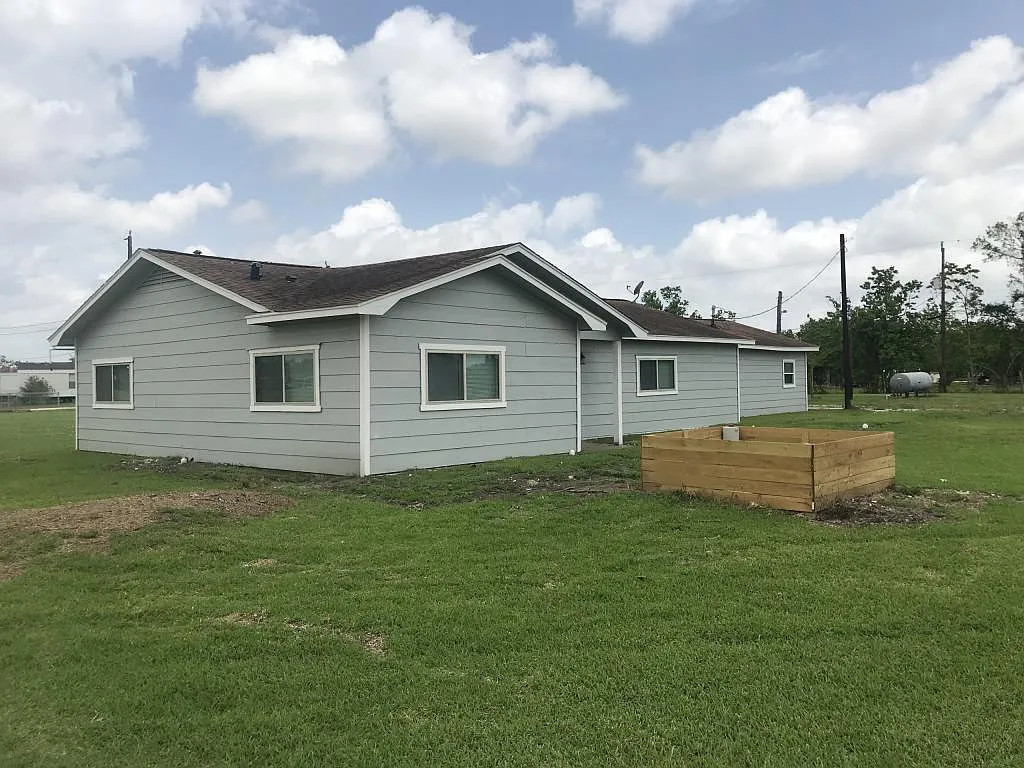 3403 Battlebell Rd — Photo 2