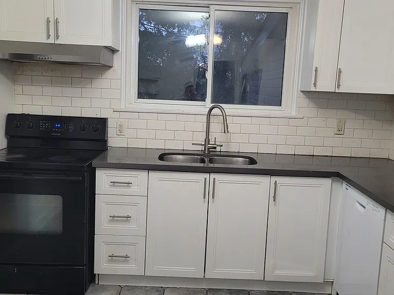 229 Chartland Blvd S — Photo 5
