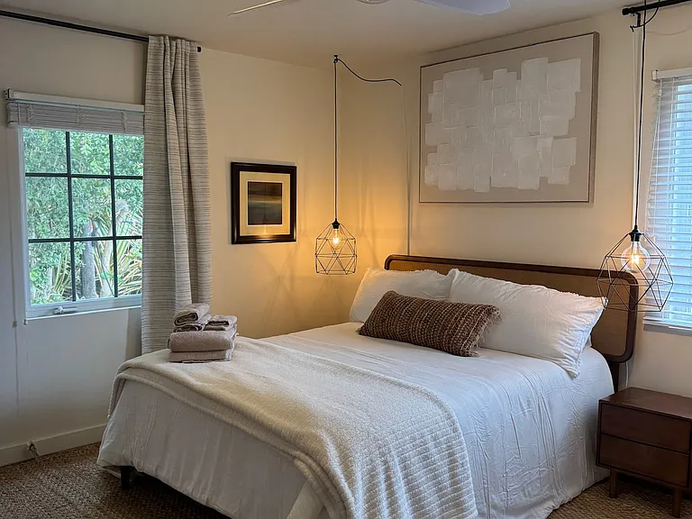- New Luxury Mattress 
- High Quality Pillows & Linens