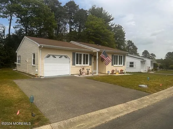 3 Chelsea Drive #70, Whiting, NJ 08759