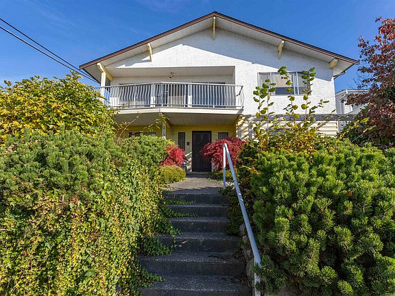 3rd image of 2155 Burquitlam Dr