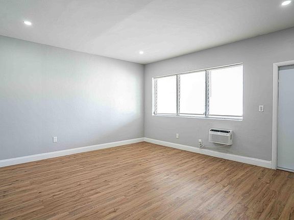 4th image of 6877 Abbott Ave #8-8-6877