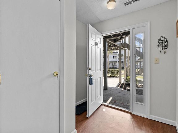 3rd image of 1890 Auburn Ln APT 30I