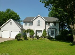 7270 Sandtree Ln, Mentor, OH 44060
