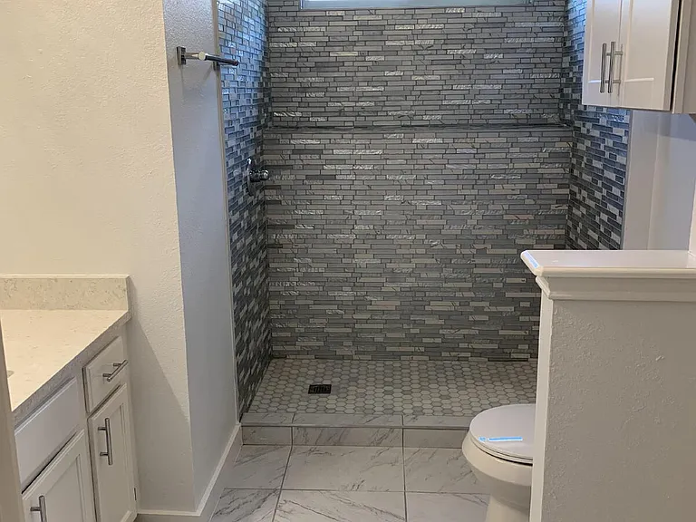 1010 Bodgers Dr — Photo 3