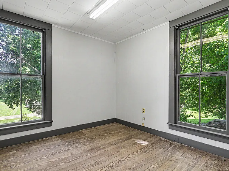 9030 Columbus Rd — Photo 18