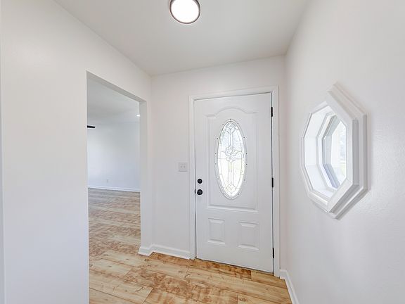 5th image of 3350 Catalpa Ave