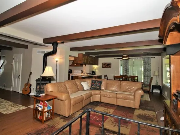 5594-5596-5598 Butternut Ct, Greendale, WI 53129