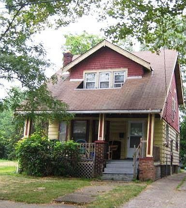 1st image of 915 E 141st St