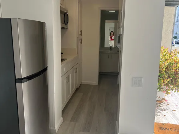 922 S. Barrington, 922 S Barrington Ave #107, Los Angeles, CA 90049