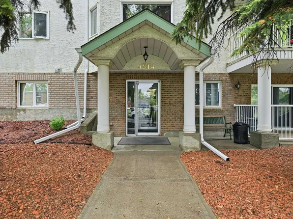 9914 80th Ave NW #33, Edmonton, AB T6E 6L6