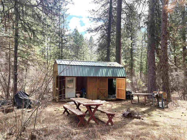 28 Horseshoe Rd, Garden Valley, ID 83622
