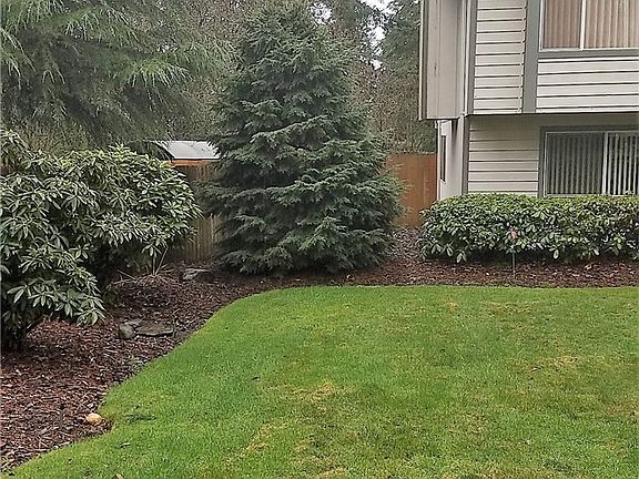 3rd image of 12517 Edgemere Dr SW
