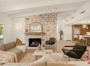 5720 Wilhelmina Ave, Woodland Hills, CA 91367