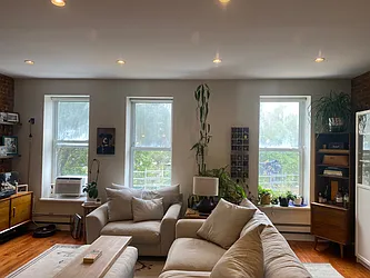 Rented by R New York