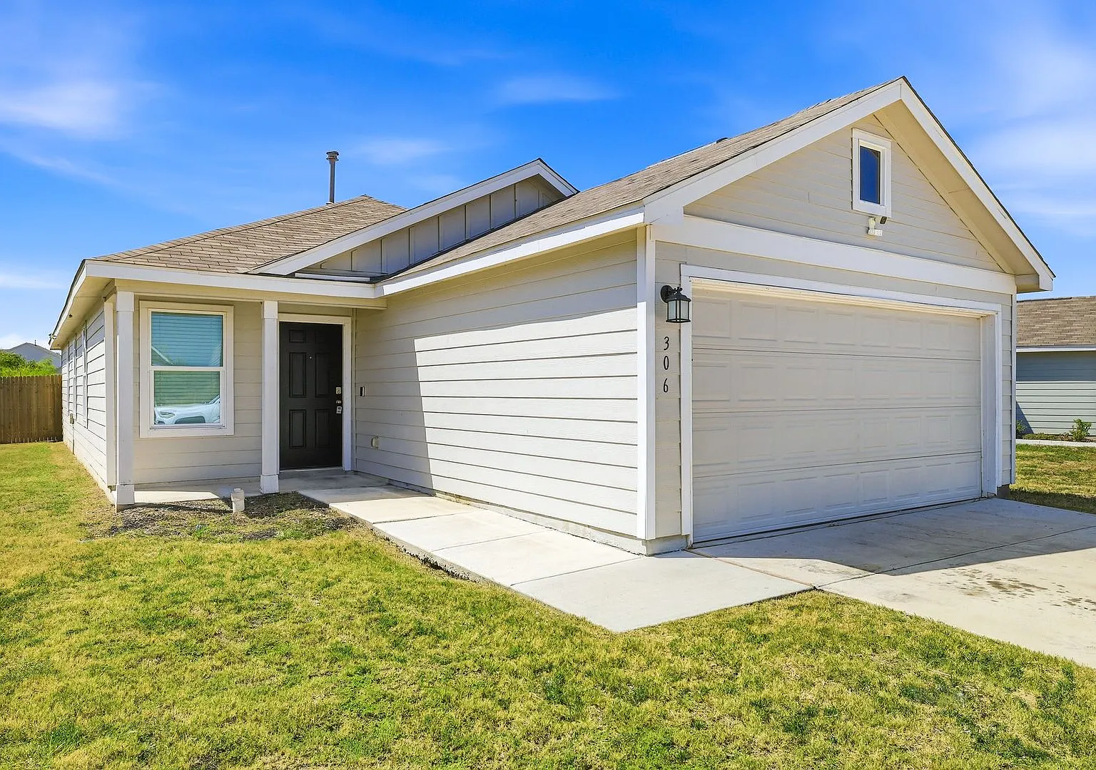 Rosillo Ranch Home with Solar Panels & No Rear Neighbors — Photo 1