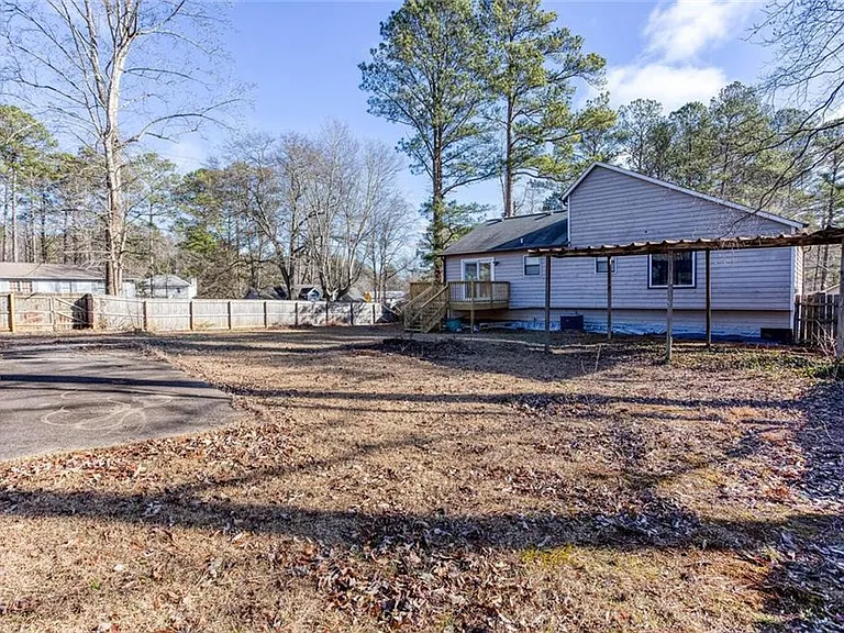 4049 Leicester Dr NE — Photo 34