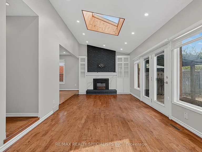 19 Longyear Dr — Photo 12