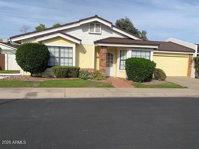 2 bed, 2.0 bath, 1272 sqft, $2,050 — Photo 2