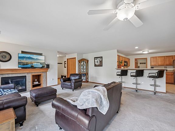 5th image of 4714 Poplar Creek Dr