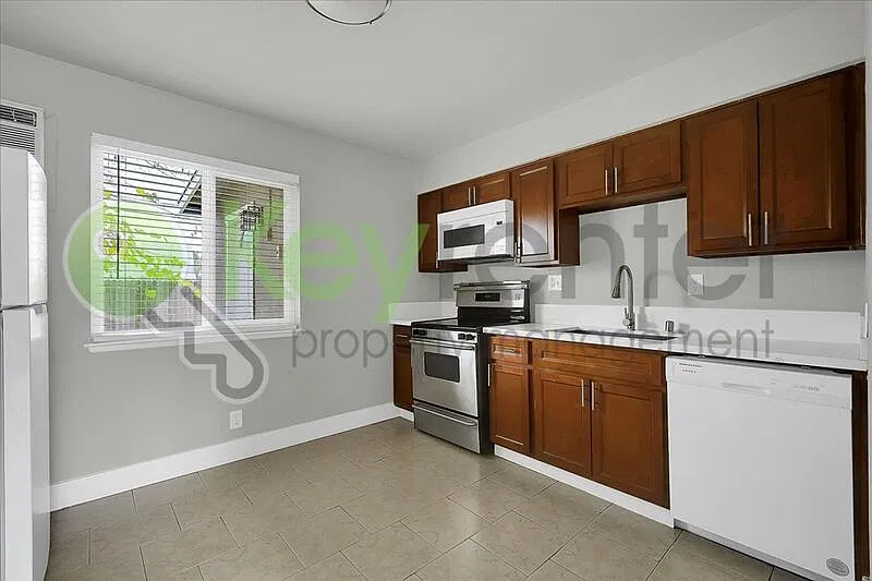 2 bed, 1.0 bath, 750 sqft, $1,400 — Photo 1