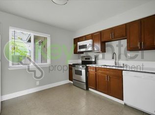 5724 Falconer Way APT B, Sacramento, CA 95824