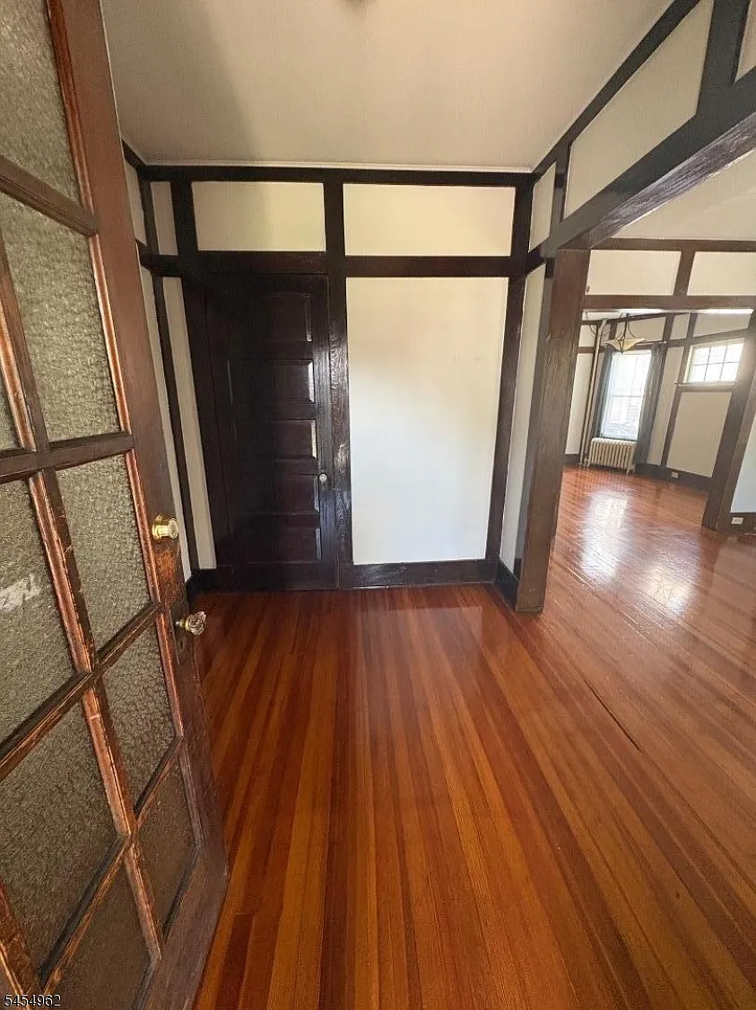 2 bed, 1.0 bath, $2,800 — Photo 2