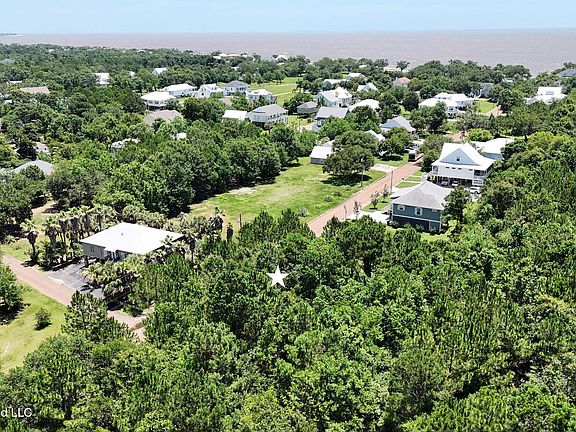 4th image of Whispering Pines Dr