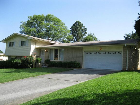 2nd image of 4723 Briarwood Dr