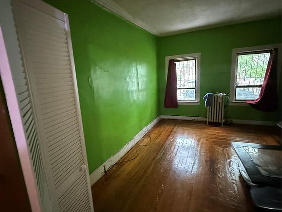 4th image of 2342 Dean Street