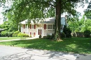 1113 Richmond Rd photo 1