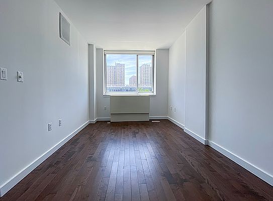 5th image of 310 E 2nd St APT 5N