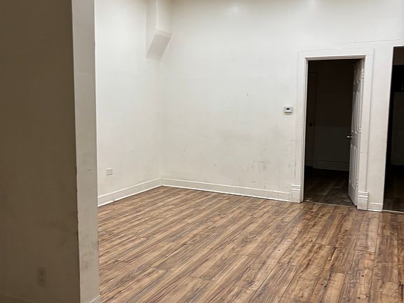 3rd image of 2930 W Polk St #1